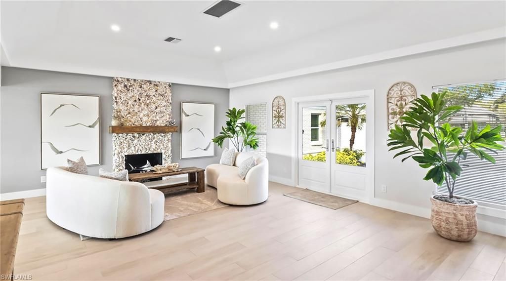 440 Kings Town Dr , Naples, FL 34102 Photo