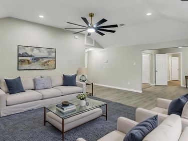 1037 E Cantey Street, Fort Worth, TX 76104