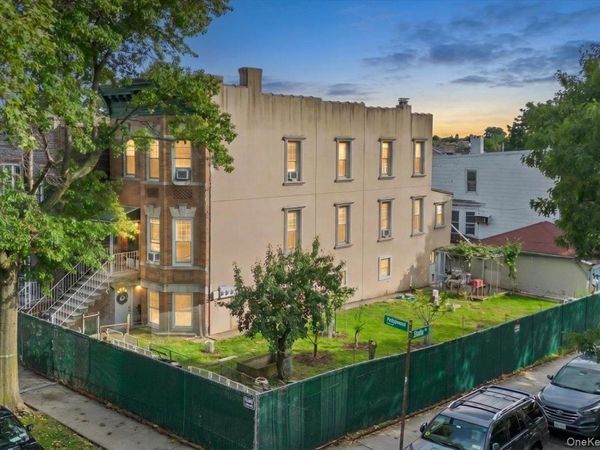 1543 Hollywood Avenue, Bronx, NY 10461