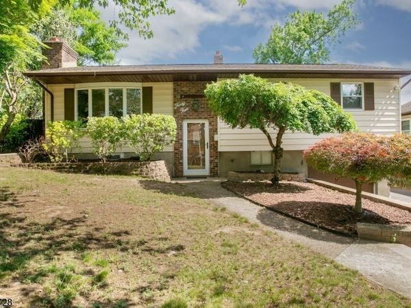 44 Adelphia Rd, Parsippany-Troy Hills, NJ 07054