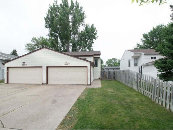 1907 29th Avenue S, Fargo, ND 58103