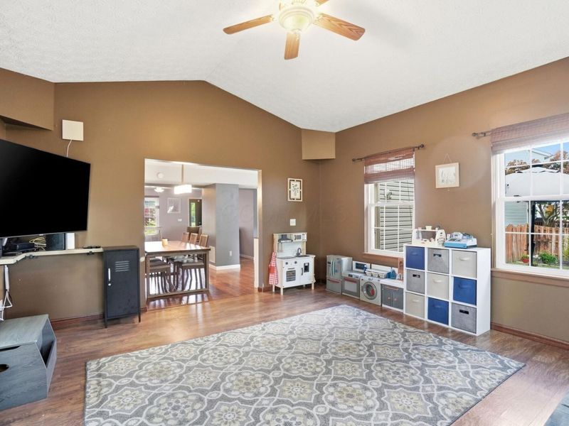 692 Crofton Loop , Delaware, OH 43015 Photo 17