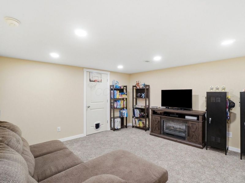 692 Crofton Loop , Delaware, OH 43015 Photo 32