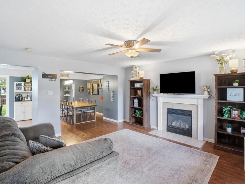 692 Crofton Loop , Delaware, OH 43015 Photo 5