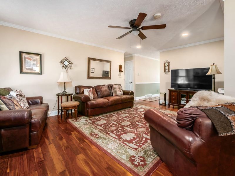 90 Flintlock Way, Canal Winchester, OH 43110 Photo 9