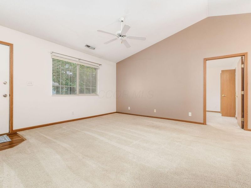 4088 Castel Drive, Groveport, OH 43125 Photo 12