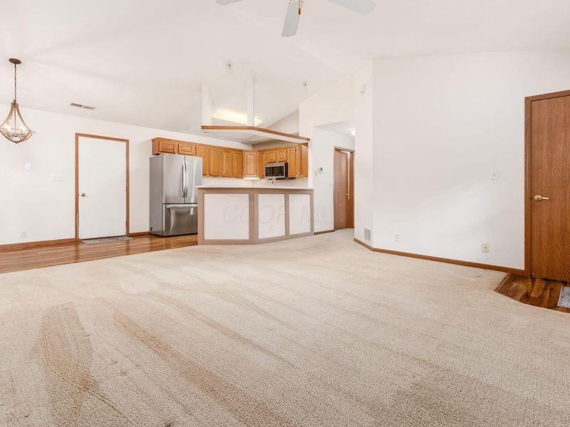 4088 Castel Drive, Groveport, OH 43125 Photo 3