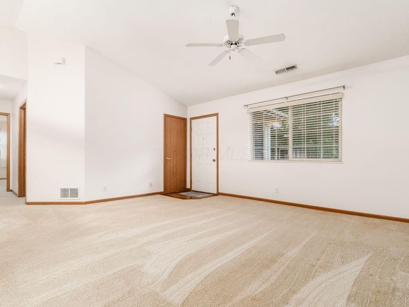4088 Castel Drive, Groveport, OH 43125 Photo 5
