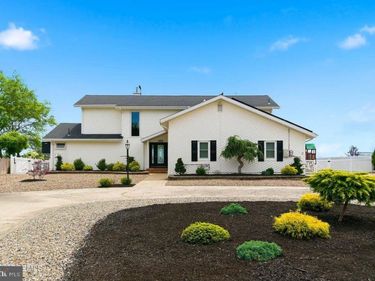 180 COUNTRY CLUB BOULEVARD , TUCKERTON, NJ 08087