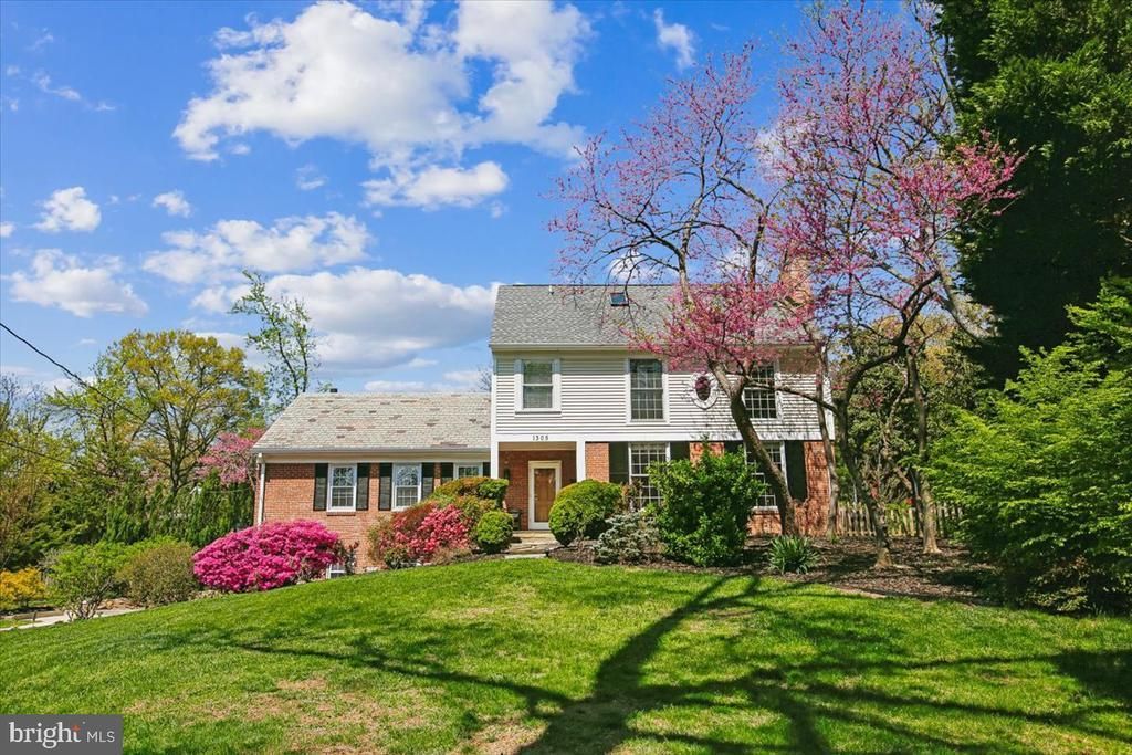 1305 KEY DRIVE, ALEXANDRIA, VA 22302