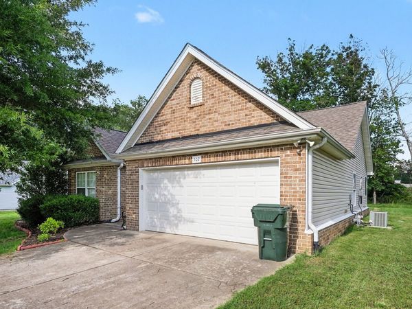 502 Poplar Bnd , Dickson, TN 37055