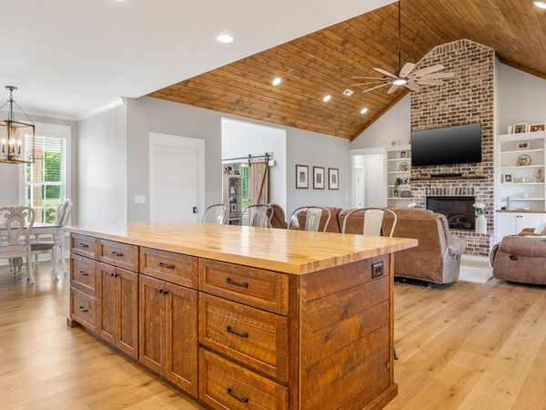 206 Rochelle Circle NE, Charleston, TN 37310