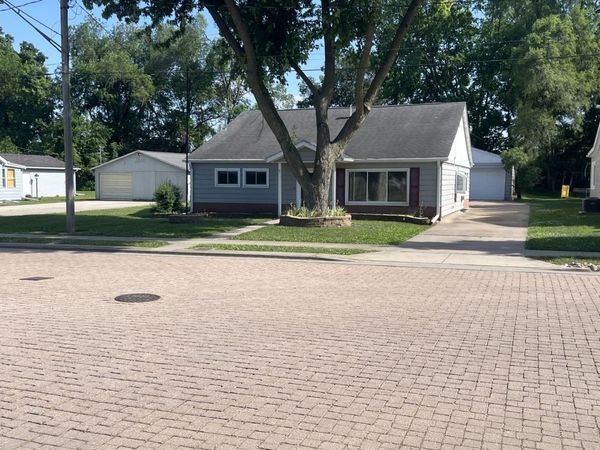 113 4TH Street , Carbon Cliff, IL 61239