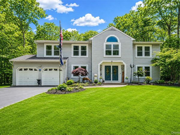 2 Barbara Anne Street , Manorville, NY 11949