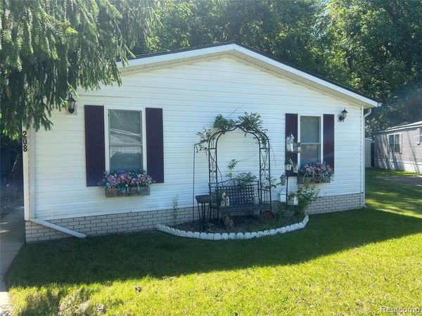 351 North Squirrel Rd , Auburn Hills, MI 48326