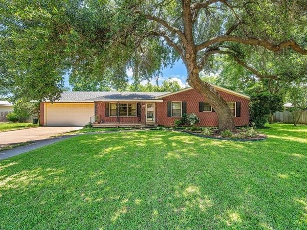 421 Bellaire Drive, Woodway, TX 76712