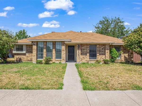 1629 Glencairn Lane, Lewisville, TX 75067