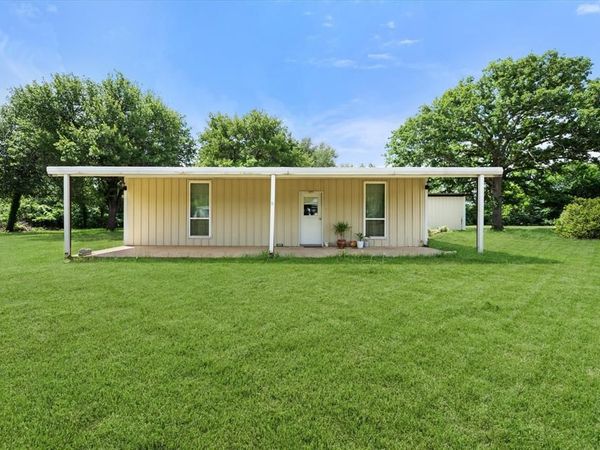 126 Smallwood Court , Springtown, TX 76082