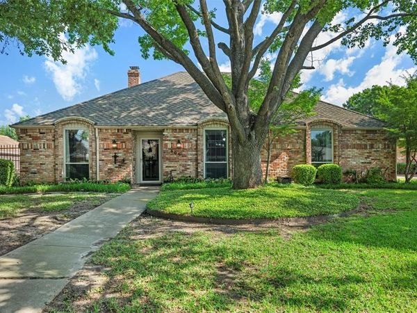 605 Hinsdale Drive, Arlington, TX 76006