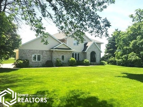 1511 W Valleyview Drive, Algona, IA 50511
