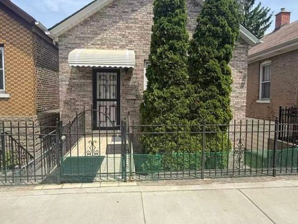 2921 S Throop Street , Chicago, IL 60608
