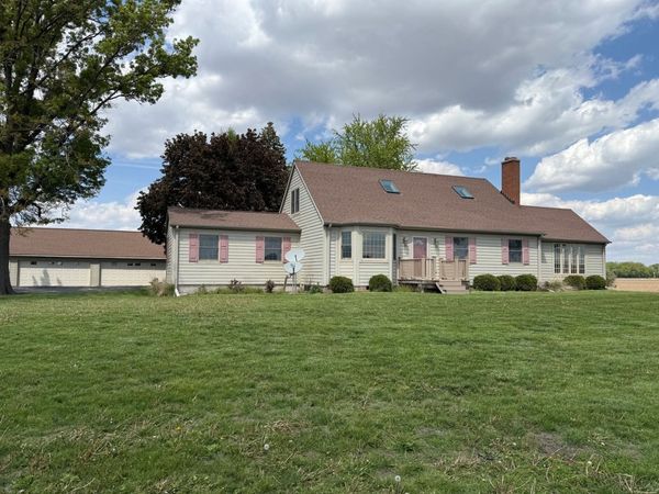 311 Stouffer Road , Sterling, IL 61081