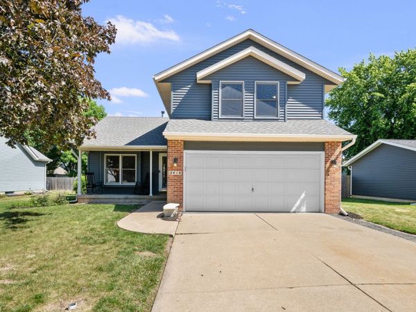 2418 W 60 Place , Davenport, IA 52806
