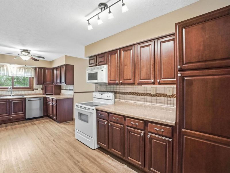 1700 W Sparrow Road, Springfield, OH 45502 Photo 15