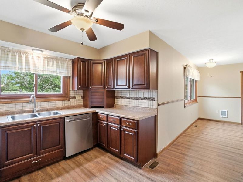 1700 W Sparrow Road, Springfield, OH 45502 Photo 18