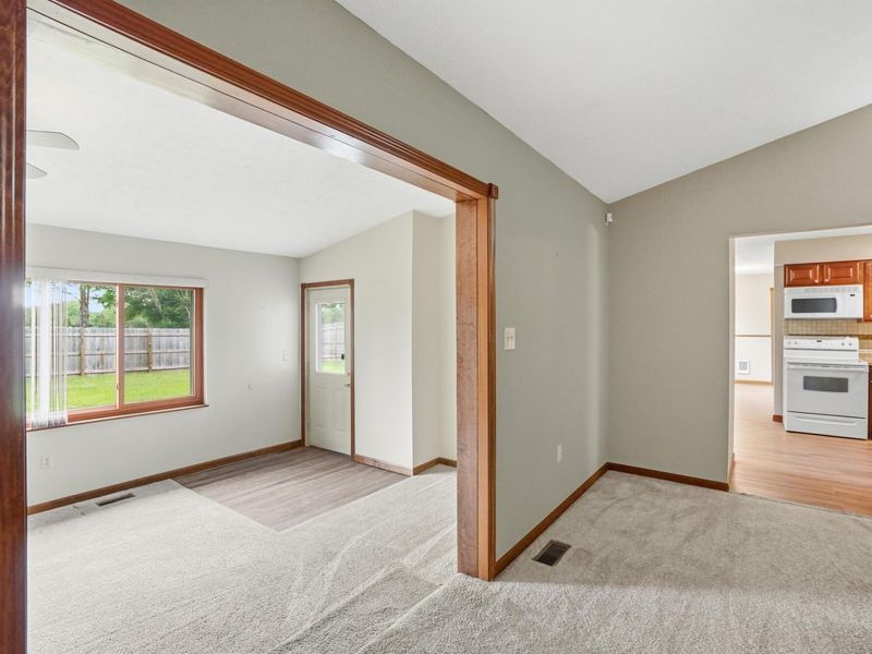 1700 W Sparrow Road, Springfield, OH 45502 Photo 31