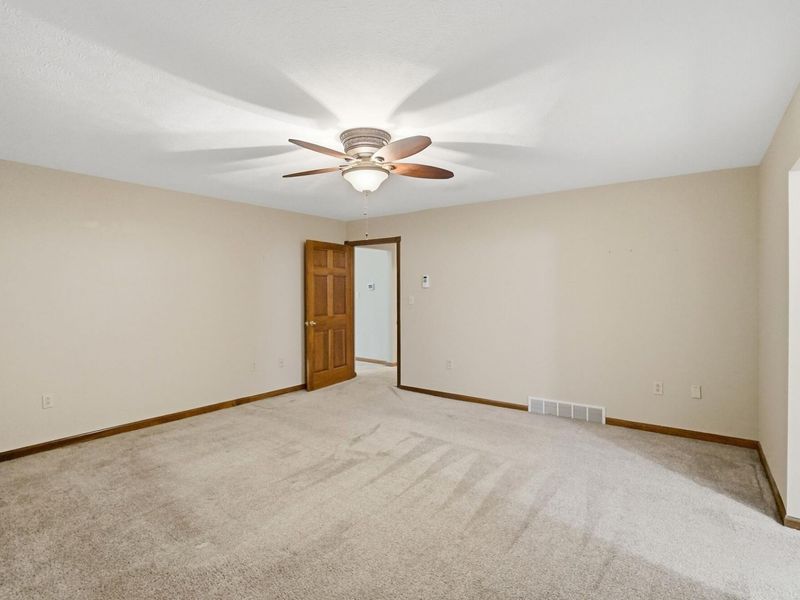 1700 W Sparrow Road, Springfield, OH 45502 Photo 38