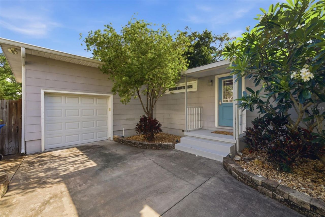 1055 Monticello Boulevard N, Saint Petersburg, FL 33703 Photo