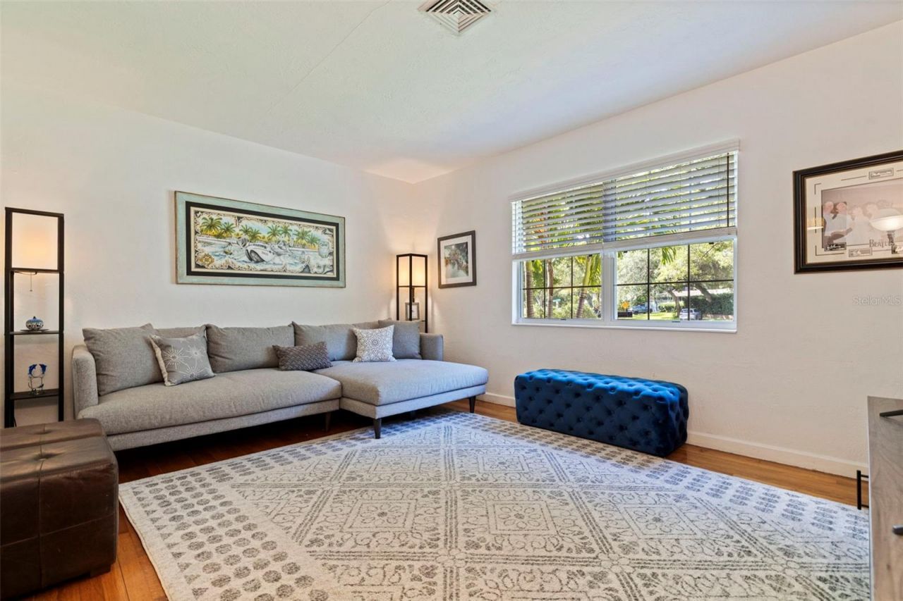 1055 Monticello Boulevard N, Saint Petersburg, FL 33703 Photo
