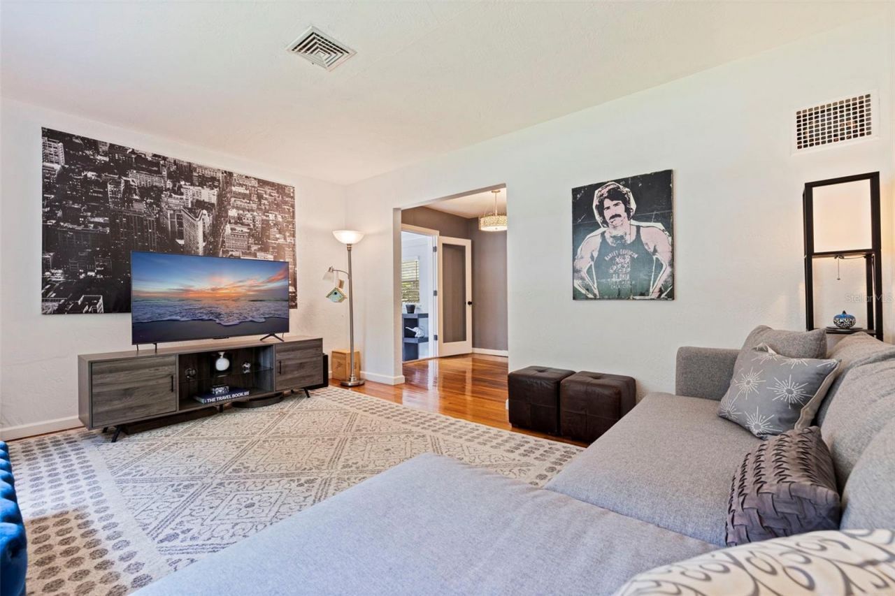 1055 Monticello Boulevard N, Saint Petersburg, FL 33703 Photo