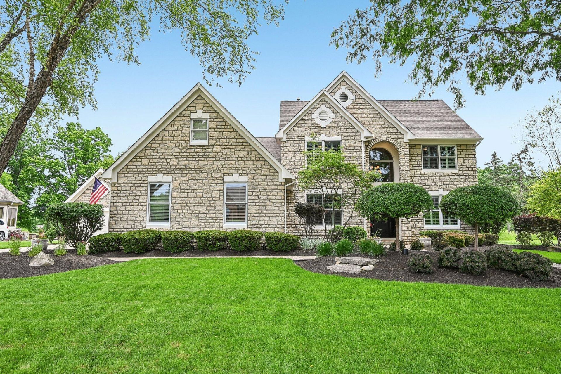 5751 Medallion Drive E, Westerville, OH 43082 Main Photo