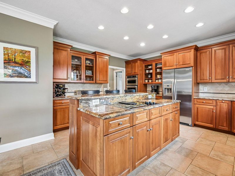 5751 Medallion Drive E, Westerville, OH 43082 Photo 18