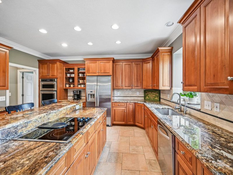 5751 Medallion Drive E, Westerville, OH 43082 Photo 19