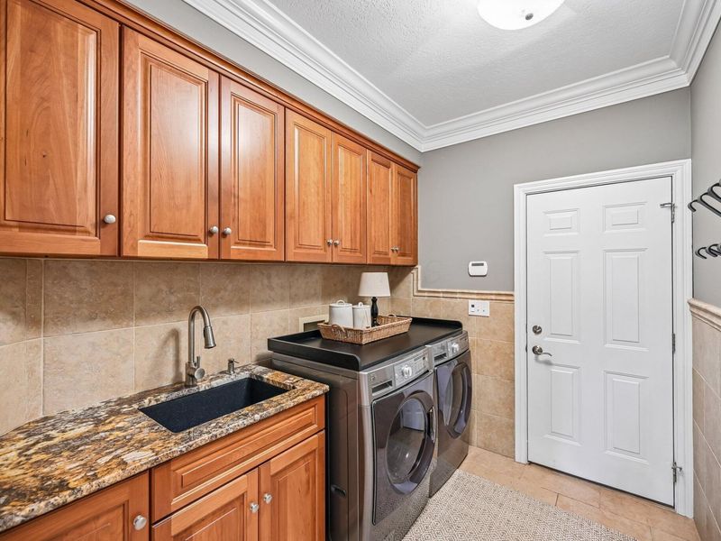 5751 Medallion Drive E, Westerville, OH 43082 Photo 36