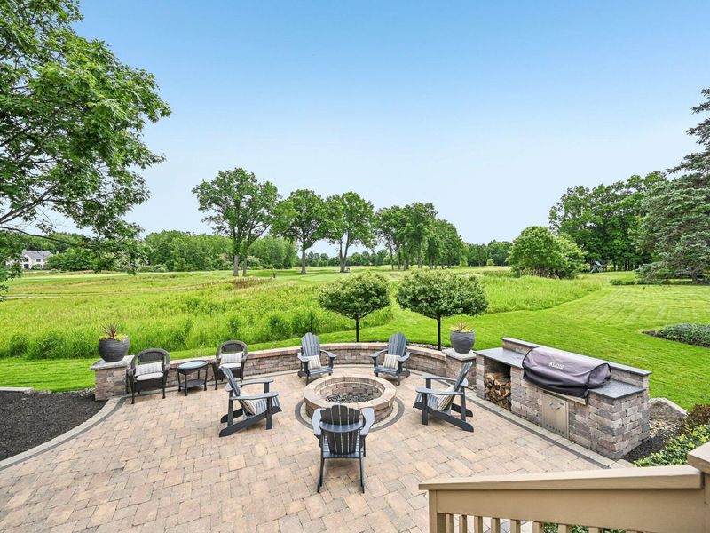 5751 Medallion Drive E, Westerville, OH 43082 Photo 9