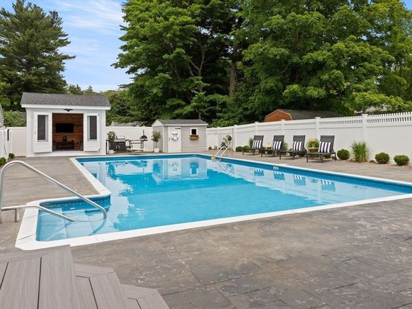 191 Lions Mouth Rd, Amesbury, MA 01913