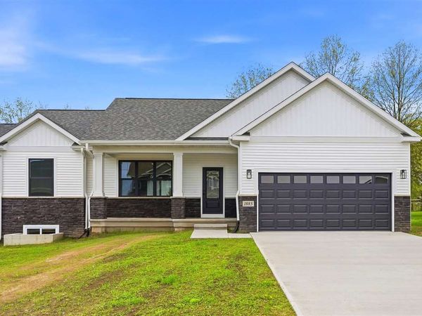 1885 Carroll Ct, North Liberty, IA 52317