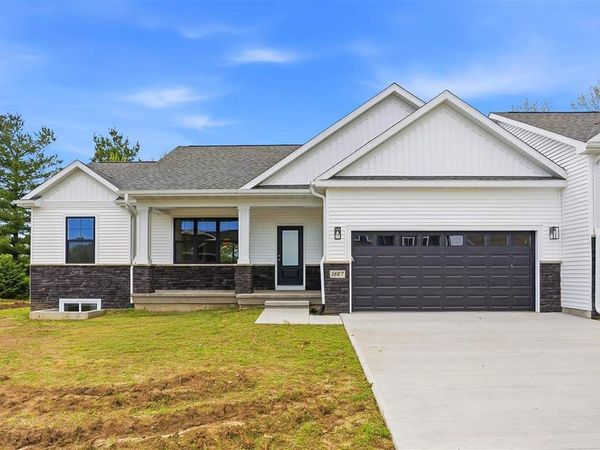 1887 Carroll Ct, North Liberty, IA 52317
