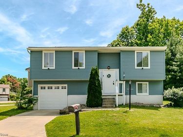 10015 Windjammer Trail, Aurora, OH 44202