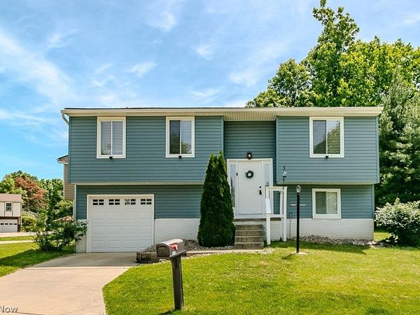 10015 Windjammer Trail, Aurora, OH 44202
