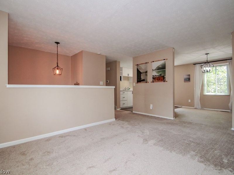 10015 Windjammer Trail, Aurora, OH 44202 Photo 5