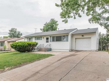 7602 S 35th Street, Bellevue, NE 68147