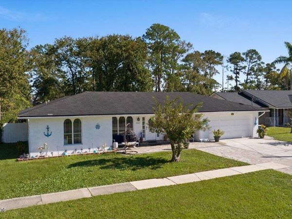 3943 EUNICE Road, Jacksonville, FL 32250