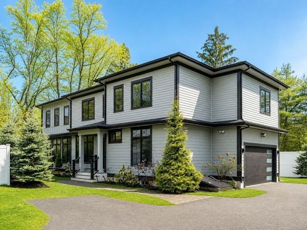 32 Lantern Ln, Wellesley, MA 02481