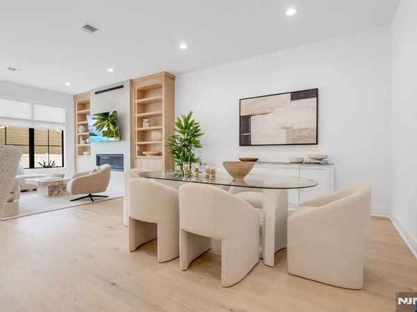5 Feldman Court, PARAMUS, NJ 07652