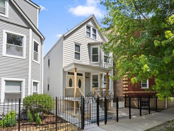 2939 N Hamlin Avenue , Chicago, IL 60618
